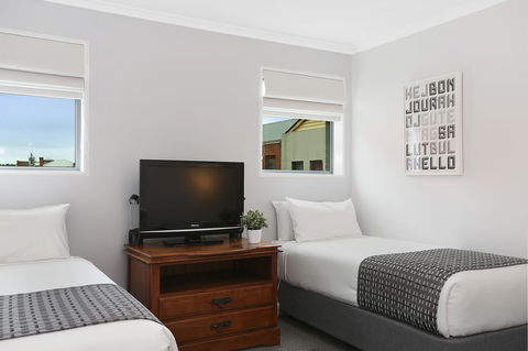 Quality Inn & Suites The Menzies - Accommodation Yamba 14