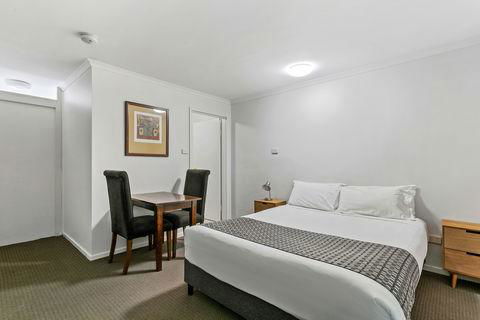 Quality Inn & Suites The Menzies - Accommodation Yamba 2