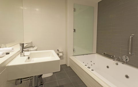 Causeway 353 Hotel - Accommodation Yamba 9