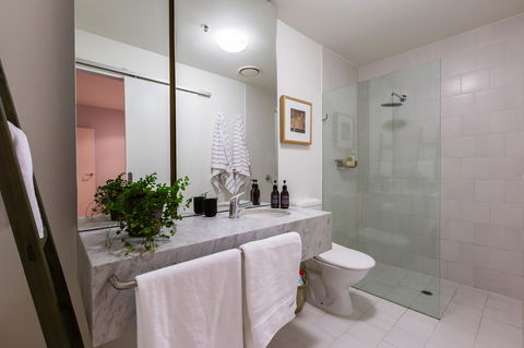 Auguste, Melbourne CBD Private Accommodation With Parking - Accommodation Yamba 11