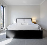 Point Cook Home with a Lovely View in Salt Water - Accommodation Yamba