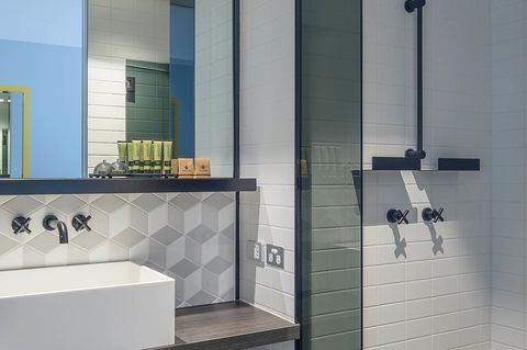 Peppers Docklands - Accommodation Yamba 26