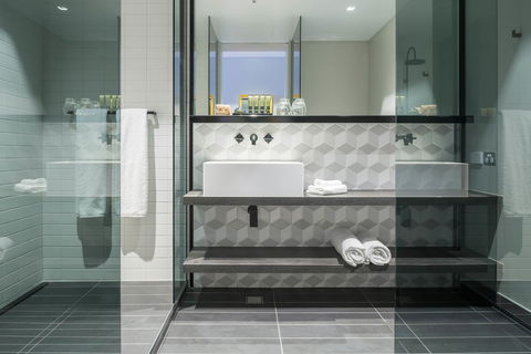 Peppers Docklands - Accommodation Yamba 6