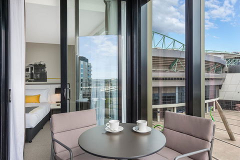 Peppers Docklands - Accommodation Yamba 25