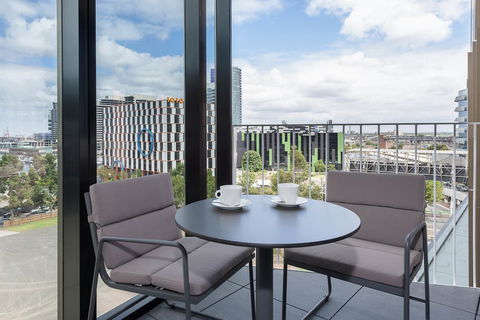 Peppers Docklands - Accommodation Yamba 4