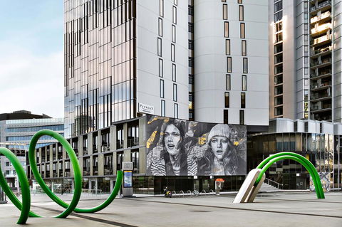 Peppers Docklands - Accommodation Yamba 2