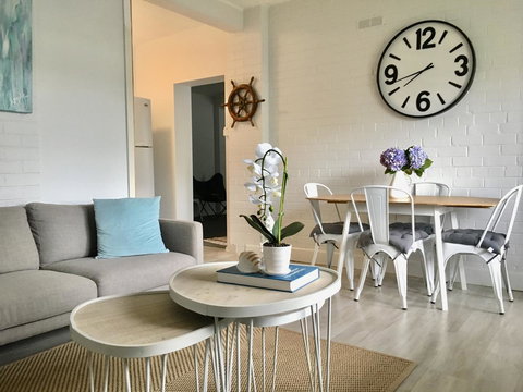 The Wheelhouse - 2BR Waterfront Apt In Town - Accommodation Yamba 0