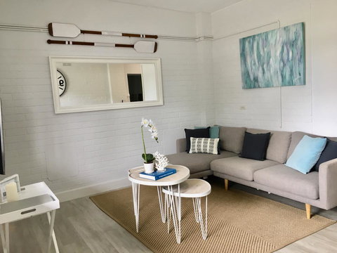 The Wheelhouse - 2BR Waterfront Apt In Town - Accommodation Yamba 2