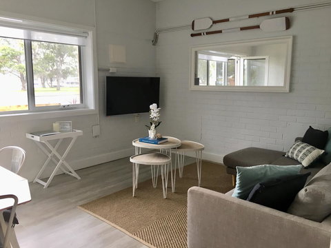 The Wheelhouse - 2BR Waterfront Apt In Town - Accommodation Yamba 1