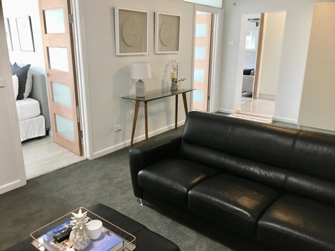 The Wheelhouse - 2BR Waterfront Apt In Town - Accommodation Yamba 10