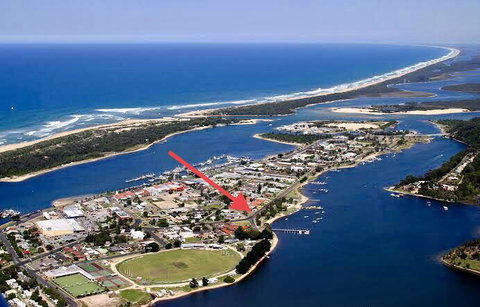 The Wheelhouse - 2BR Waterfront Apt In Town - Accommodation Yamba 16