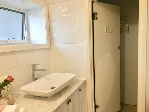 The Wheelhouse - 2BR Waterfront Apt In Town - Accommodation Yamba 12