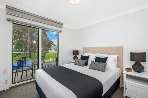 Apartments 521 - Accommodation Yamba 4
