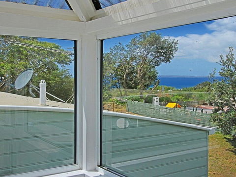 The Boathouse - Comfortable Beachfront Home - Accommodation Yamba 2