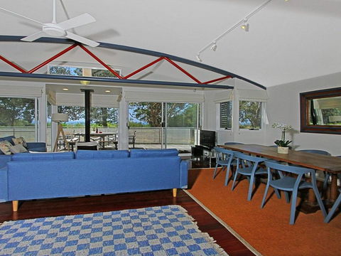 The Boathouse - Comfortable Beachfront Home - Accommodation Yamba 3