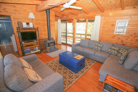 The Cabin - Accommodation Yamba 1