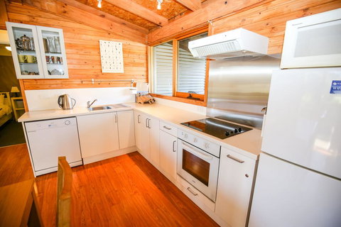 The Cabin - Accommodation Yamba 3