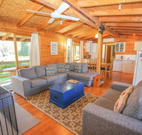The Cabin - Accommodation Yamba
