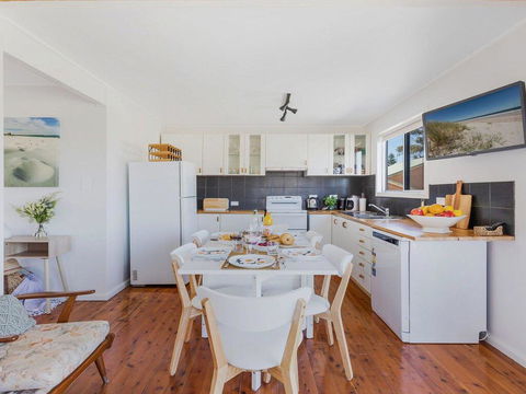 The Chalet At Callala Beach - Beach House Character - Accommodation Yamba 1