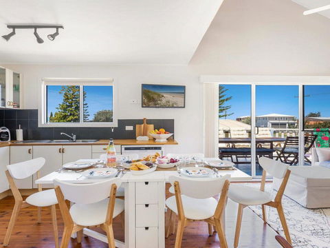 The Chalet At Callala Beach - Beach House Character - Accommodation Yamba 3