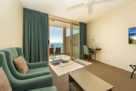The Dorsal Boutique Hotel - Accommodation Yamba 2