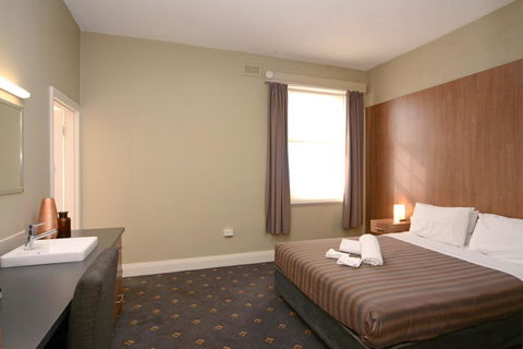 The Formby Hotel - Accommodation Yamba 0