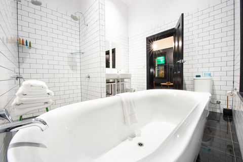 The Franklin Boutique Hotel - Accommodation Yamba 2