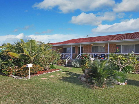 The Heights - Home Style Comforts - Accommodation Yamba 0