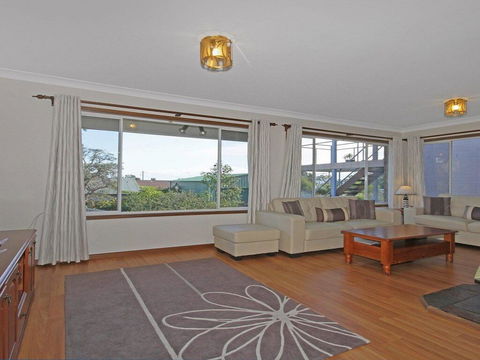 The Heights - Home Style Comforts - Accommodation Yamba 2