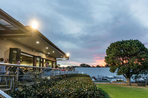 The Huskisson - Accommodation Yamba 0