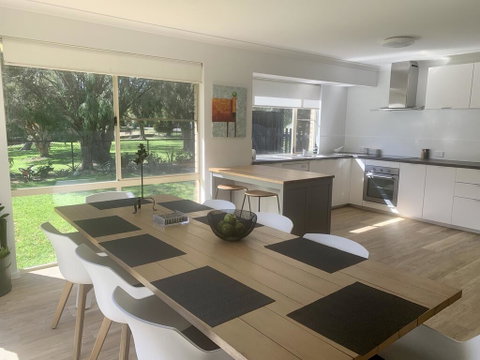 The Lake House - Accommodation Yamba 2