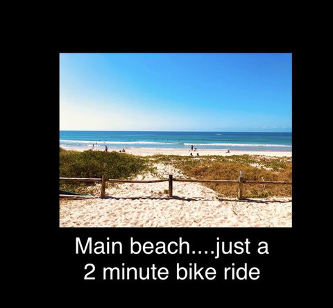 The Lazy Llama - Accommodation Yamba 1