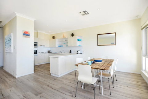 The Leafy Dragon - Accommodation Yamba 3