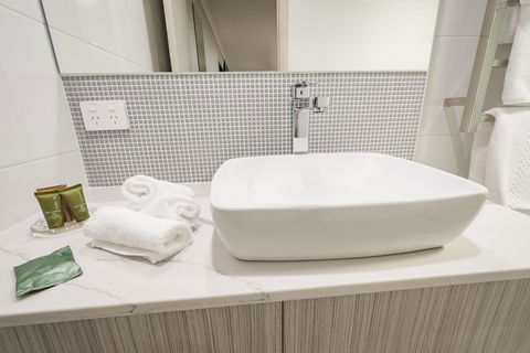 The Lighthouse Hotel - Accommodation Yamba 1