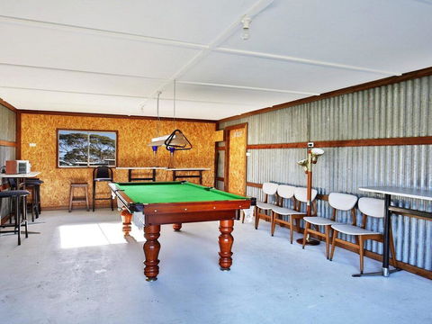 The Lobster Pot - Great Outdoor Eating Area - Accommodation Yamba 1