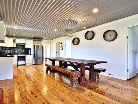 The Lobster Pot - Great Outdoor Eating Area - Accommodation Yamba 0