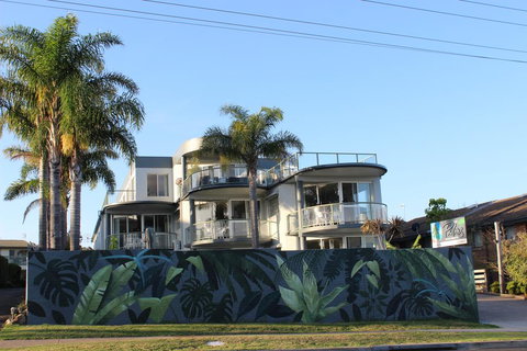 The Palms Apartments - Accommodation Yamba 0