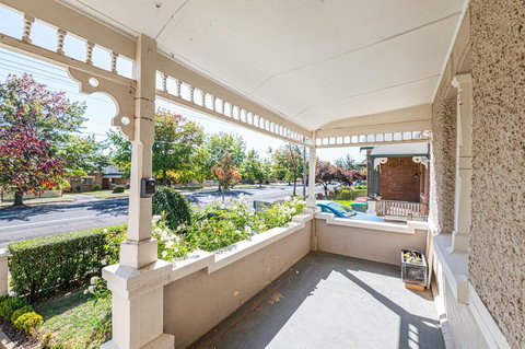 The Pearl On Prince  Stylish Cottage, CBD, Wifi - Accommodation Yamba 3