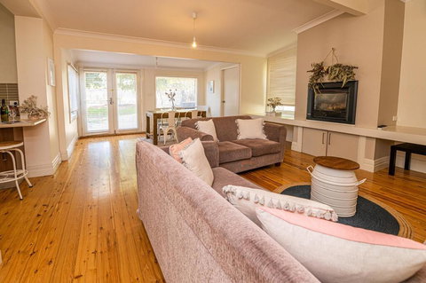 The Pearl On Prince  Stylish Cottage, CBD, Wifi - Accommodation Yamba 1