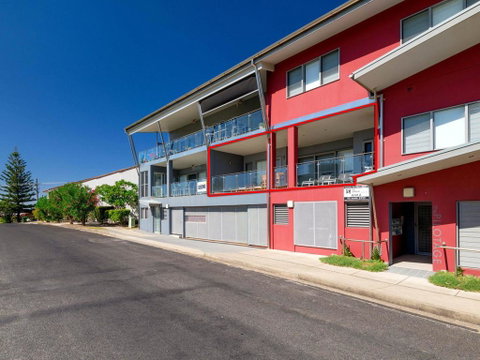The Pilotage 2 - On Clarence Street - Accommodation Yamba 3