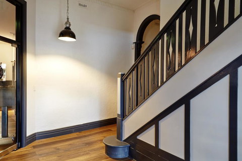 The Royal Hotel, Drouin - Accommodation Yamba 2