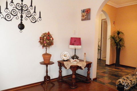 The Spanish Retreat And BnB - 24 Hrs - Accommodation Yamba 2