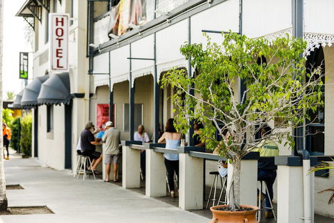 The Waterloo Bay Hotel - Accommodation Yamba 1
