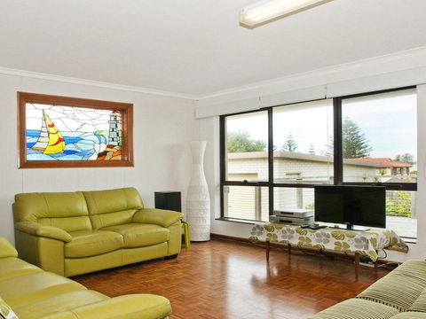 Time To Unwind - Old Style Charm - Accommodation Yamba 3
