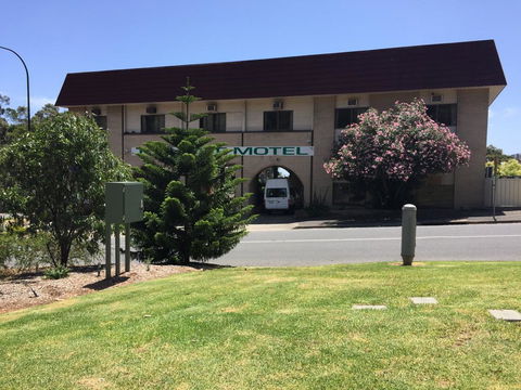 Tollgate Motel - Accommodation Yamba 0