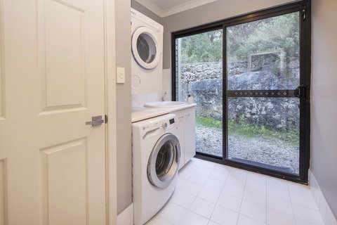 Top Of The Hill - Accommodation Yamba 3