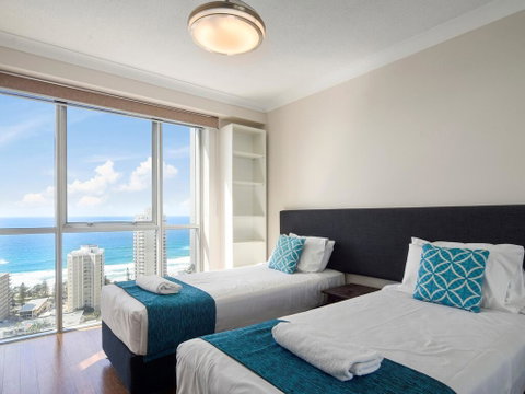 Towers Of Chevron - Private Apartments - Accommodation Yamba 3