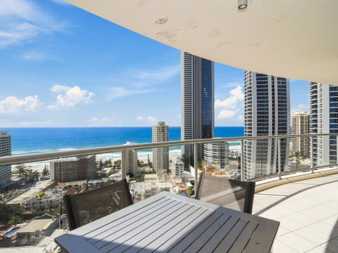 Towers Of Chevron - Private Apartments - Accommodation Yamba 0