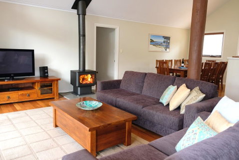 Treehouse - 3 Acre Elevated Nature Setting - Accommodation Yamba 2