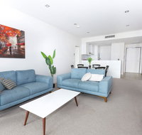Trendy Self Contained Inner City Apartment - Accommodation Yamba
